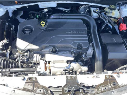 Used 2022 Chevrolet Malibu LT FWD image 17