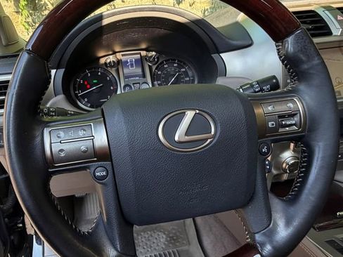 Used 2018 Lexus GX 460 Premium w/ Premium Package AWD/4WD image 15