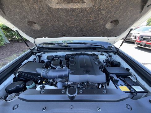 Used 2022 Toyota 4Runner Limited AWD/4WD image 28