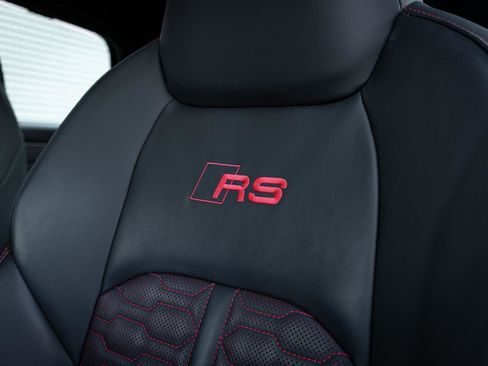Certified 2024 Audi RS 6 performance AWD/4WD image 33