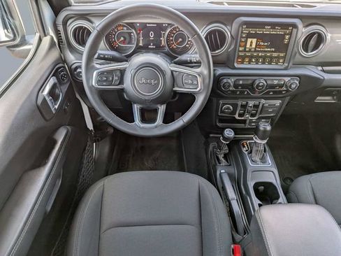 Used 2023 Jeep Wrangler Unlimited Sahara AWD/4WD image 17