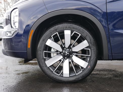 New 2026 Mitsubishi Outlander SEL image 11