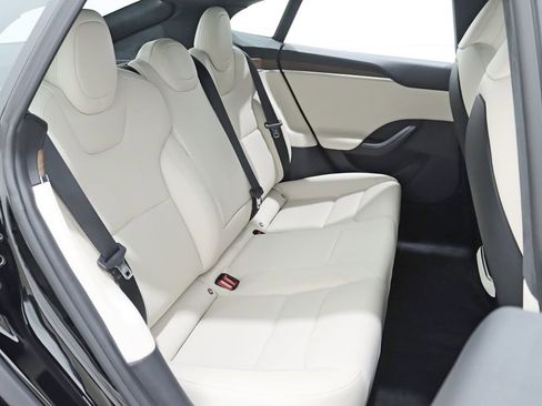 Used 2022 Tesla Model S image 31