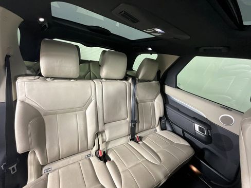 Certified 2020 Land Rover Discovery Landmark image 23