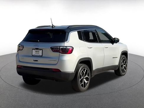 Used 2025 Jeep Compass Limited AWD/4WD image 12