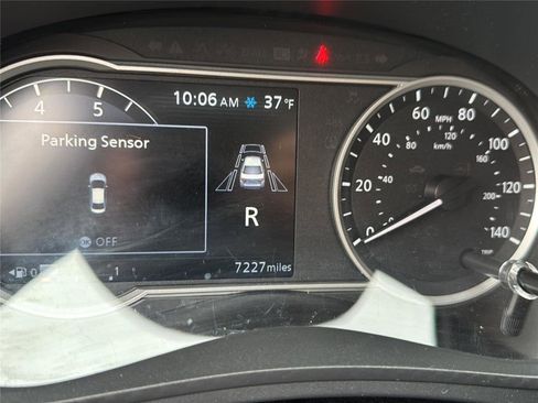 Used 2024 Nissan Versa SV w/ Trunk Package image 15