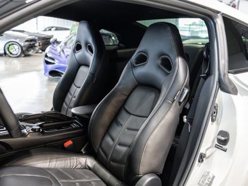 Used 2023 Nissan GT-R Premium w/ Premium Interior Package AWD/4WD image 29