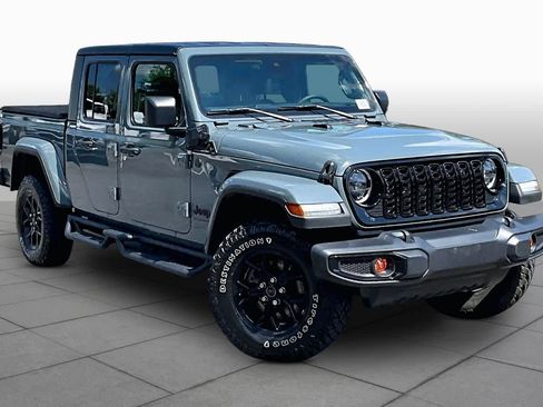 Used 2024 Jeep Gladiator Sport AWD/4WD image 3