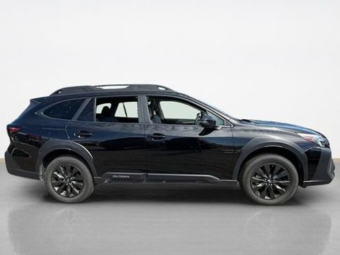 Used 2025 Subaru Outback Onyx Edition AWD/4WD image 2