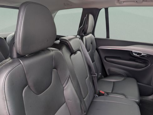 Used 2022 Volvo XC90 T5 Momentum image 50