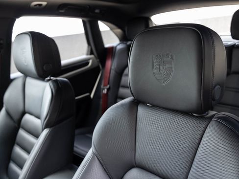 Certified 2025 Porsche Macan S AWD/4WD image 23