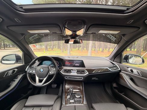 Used 2019 BMW X5 xDrive40i w/ Premium Package 2 AWD/4WD image 2