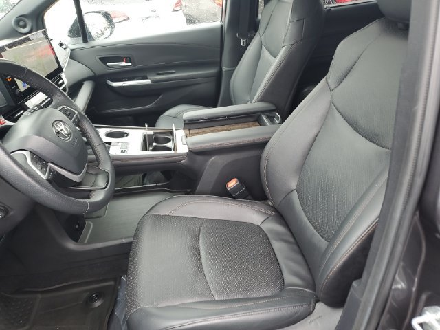 Used 2025 Toyota Sienna Limited AWD/4WD image 16