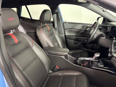 Used 2024 Chevrolet Trax RS w/ Driver Confidence Package FWD image 19