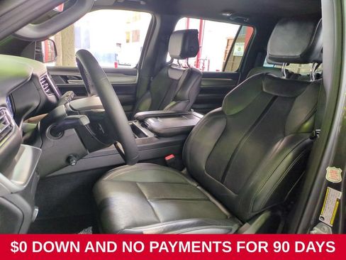 Used 2025 Jeep Wagoneer L Series II AWD/4WD image 25