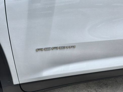 Certified 2026 GMC Acadia Elevation w/ Elevation Premium Package FWD image 31