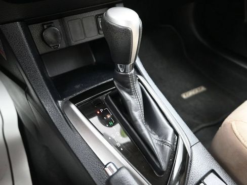 Used 2015 Toyota Corolla LE FWD image 21