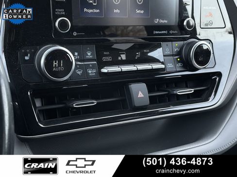 Used 2021 Toyota Highlander XLE image 18