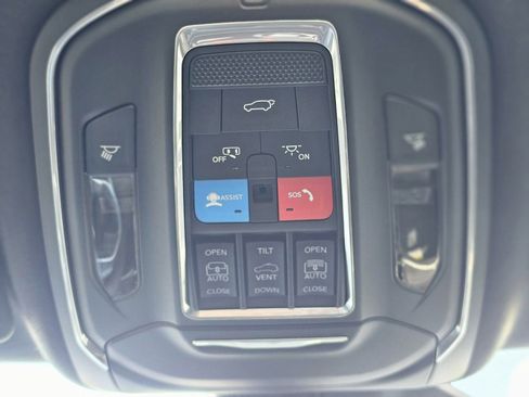 New 2026 Jeep Grand Cherokee Limited AWD/4WD image 32