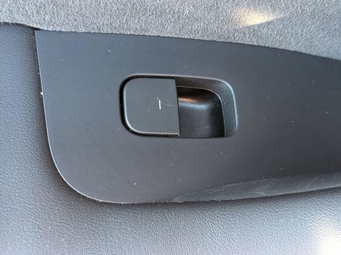 Used 2023 Tesla Model Y Long Range AWD/4WD image 28