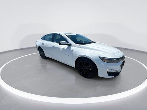 Used 2023 Chevrolet Malibu LT w/ Sport Edition image 2