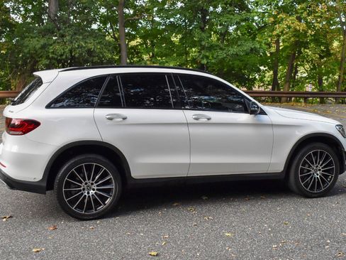 Used 2022 Mercedes-Benz GLC 300 4MATIC w/ AMG Line image 9