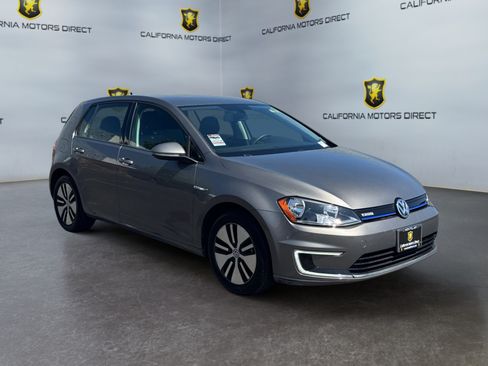 Used 2016 Volkswagen e-Golf SE w/ DC Fast Charging Package FWD image 7