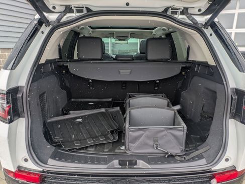 Certified 2025 Land Rover Discovery Sport S image 29