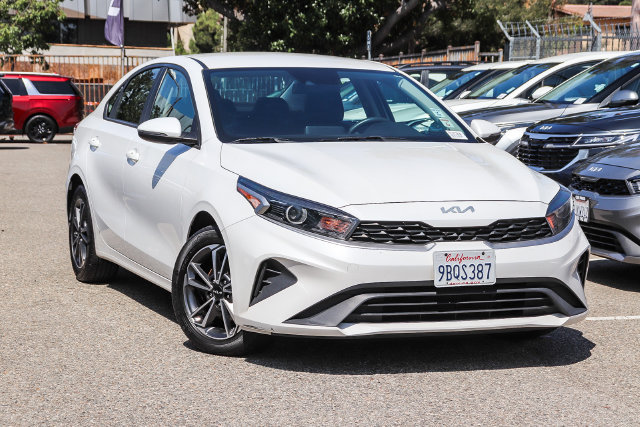 Used 2022 Kia Forte LXS w/ LXS Technology Package FWD image 1
