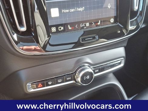 Certified 2025 Volvo XC40 B5 Plus image 17