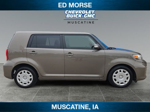 Used 2014 Scion xB FWD image 6