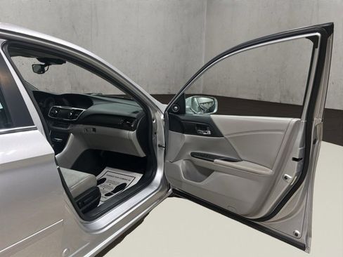 Used 2014 Honda Accord EX-L image 18