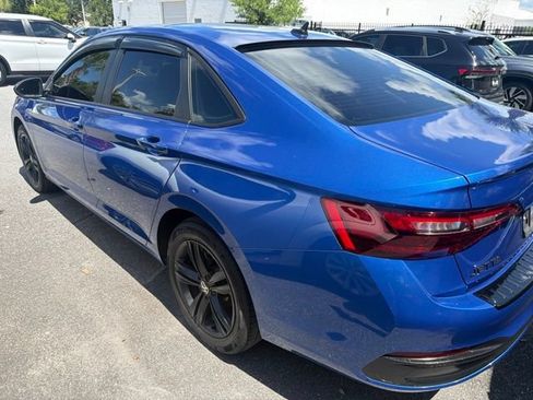 Used 2024 Volkswagen Jetta SE w/ Panoramic Sunroof Package FWD image 8