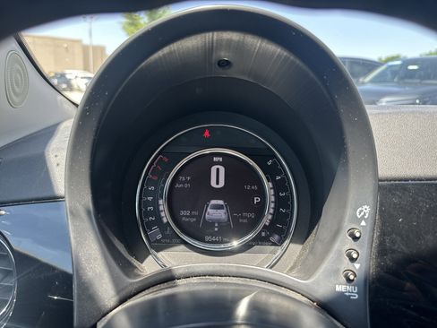Used 2015 FIAT 500 Pop FWD image 24