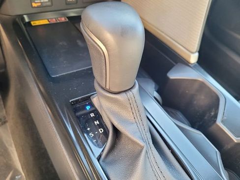 Used 2025 Toyota Camry SE image 22