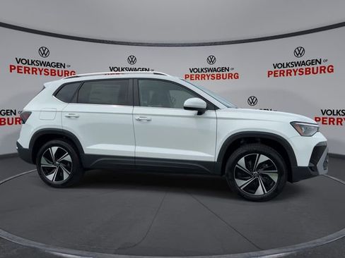 New 2026 Volkswagen Taos SE AWD/4WD image 9