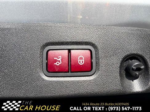 Used 2012 Mercedes-Benz CLS 550 4MATIC w/ Premium I Pkg image 21