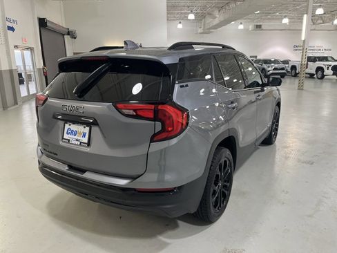 Used 2021 GMC Terrain SLE w/ Driver Convenience Package image 9