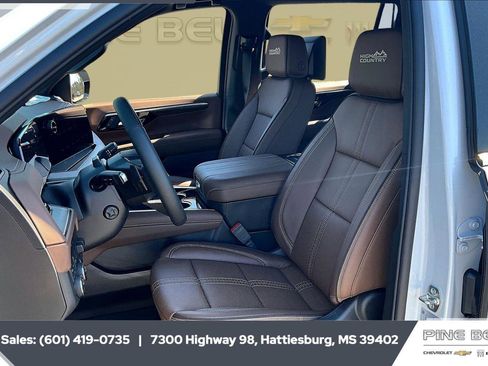 New 2026 Chevrolet Suburban High Country AWD/4WD image 18