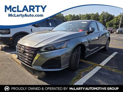Used 2023 Nissan Altima 2.5 SV