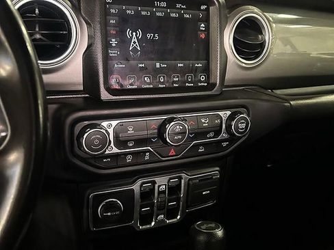 Used 2022 Jeep Wrangler Unlimited Sahara image 14