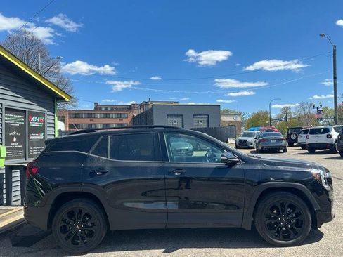 Used 2022 GMC Terrain SLT w/ Tech Package AWD/4WD image 4