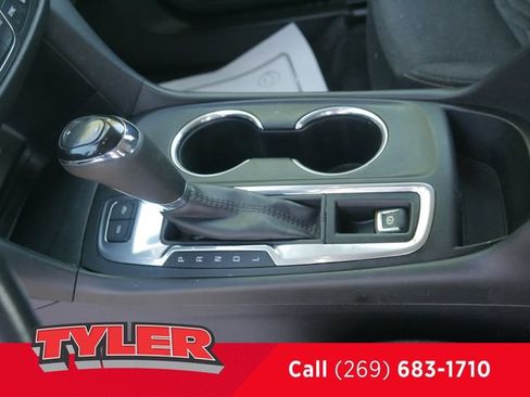 Used 2020 Chevrolet Equinox LT AWD/4WD image 36