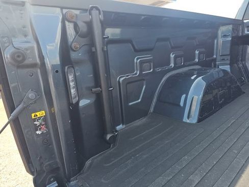 Used 2019 GMC Sierra 1500 SLT RWD image 11