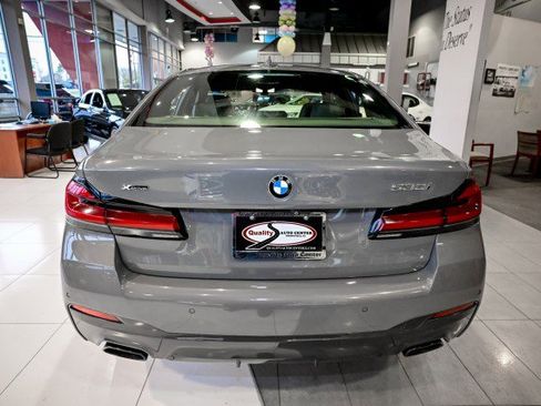 Used 2021 BMW 530i xDrive w/ Executive Package image 5