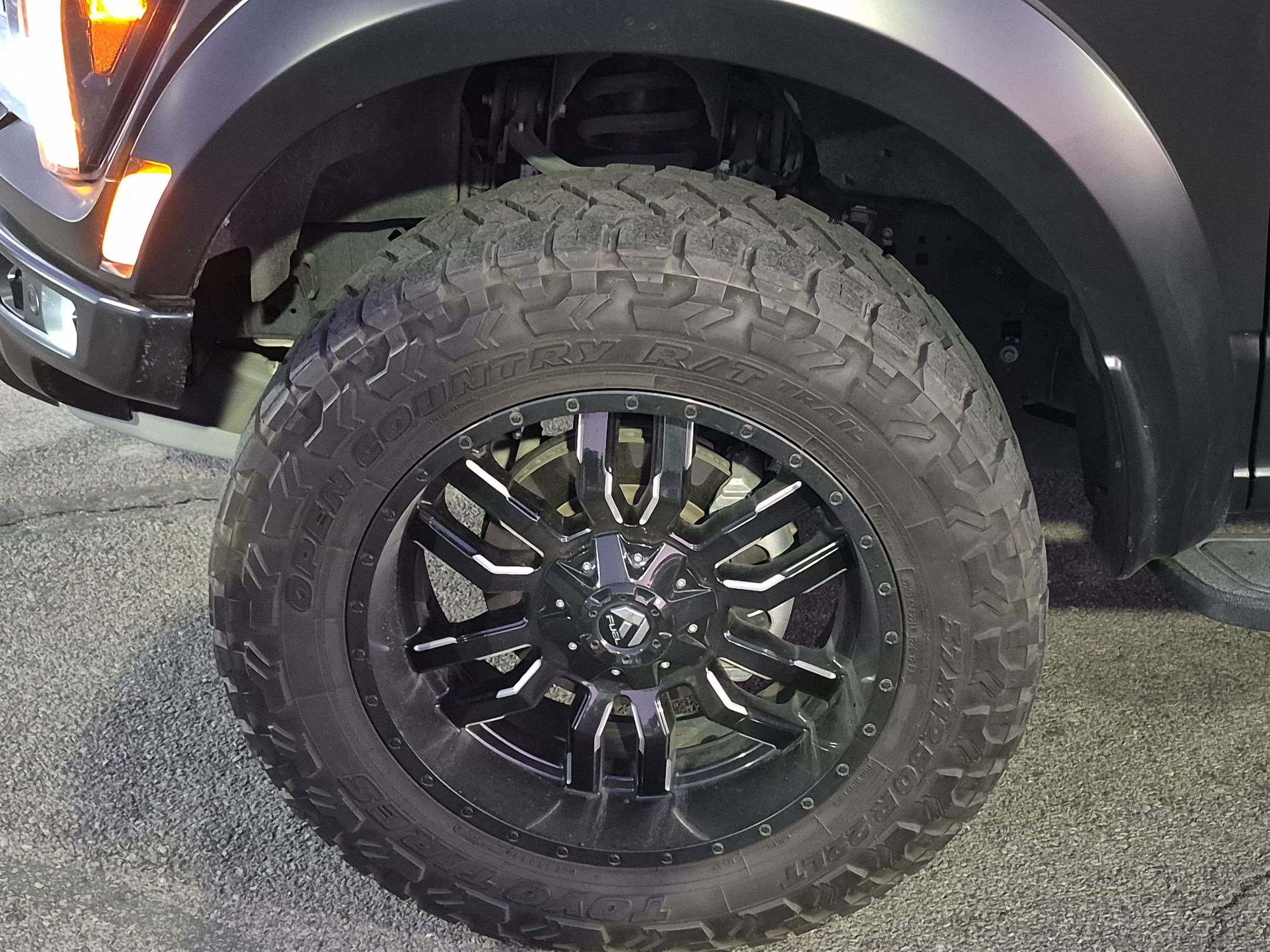 Used 2025 Ford F150 Raptor AWD/4WD image 14
