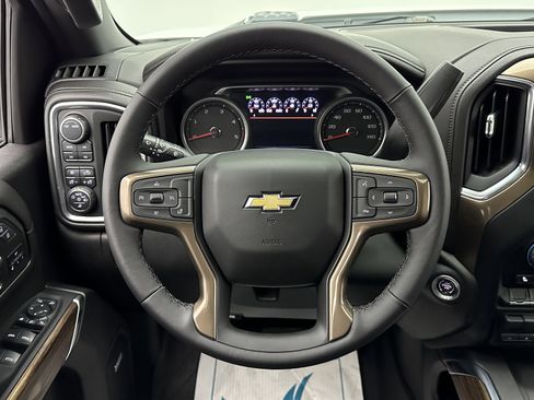 Used 2022 Chevrolet Silverado 3500 High Country image 28