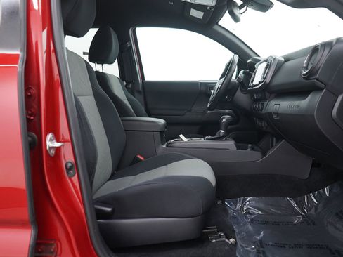 Used 2021 Toyota Tacoma TRD Sport image 10