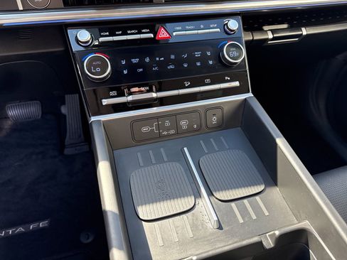 Used 2025 Hyundai Santa Fe Limited image 30