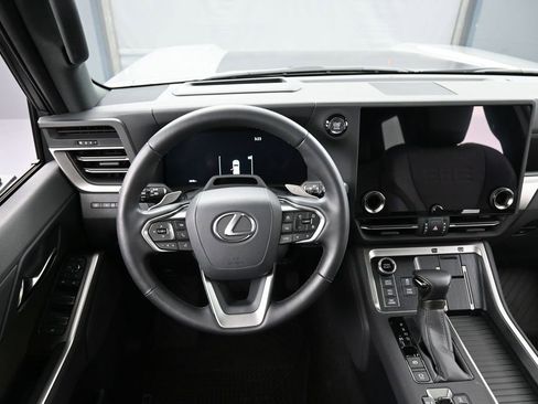 Used 2024 Lexus GX 550 AWD/4WD image 17
